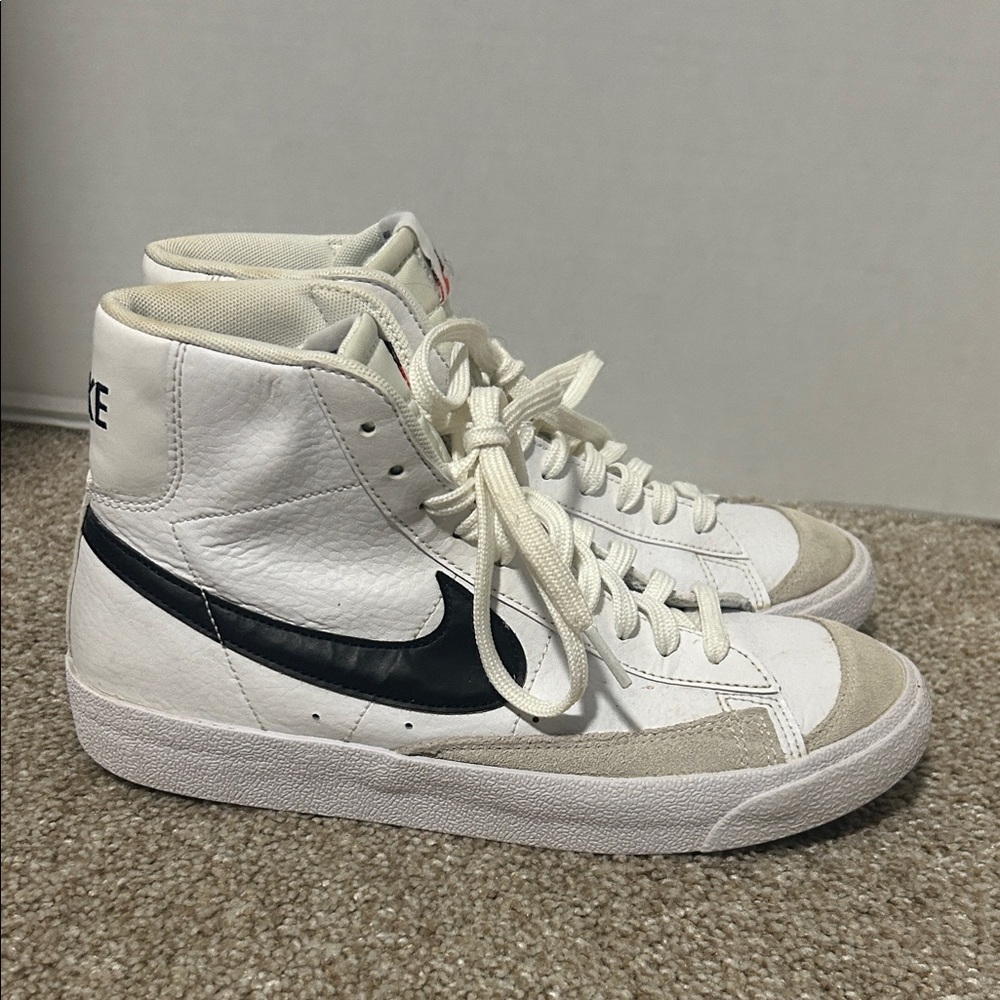 Nike Blazer Mid '77 White and Black High-Top Sneakers Big kids size 7Y